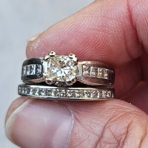 Ladies Diamond Engaged Ring Set